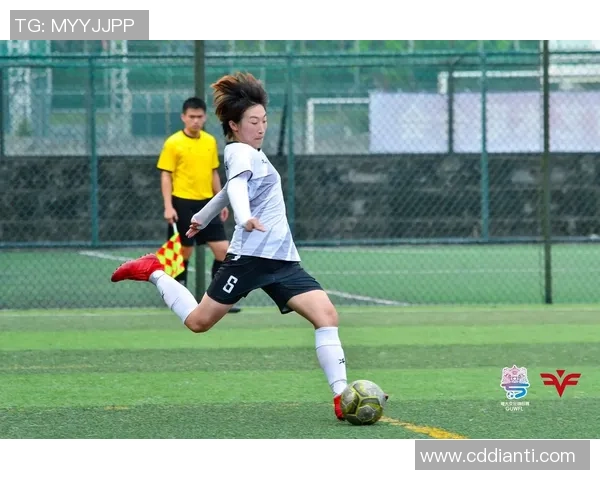 足球服臭味的成因与解决方法探讨如何保持运动装备的清新与舒适